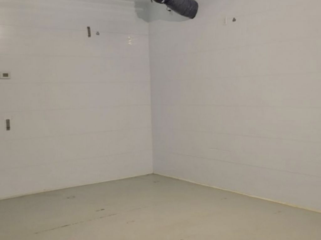 Local industriel � louer  +/- 300 pi2 + Sationnement disponible