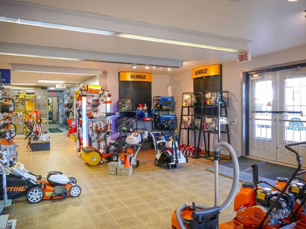 LOCAL COMMERCIAL � SAINT-AUGUSTIN-DE-DESMAURES