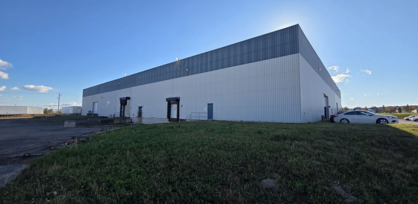 ENTREP&Ocirc;T - PARC INDUSTRIEL - ST-AUGUSTIN-DE-DESMAURES - &Agrave; louer