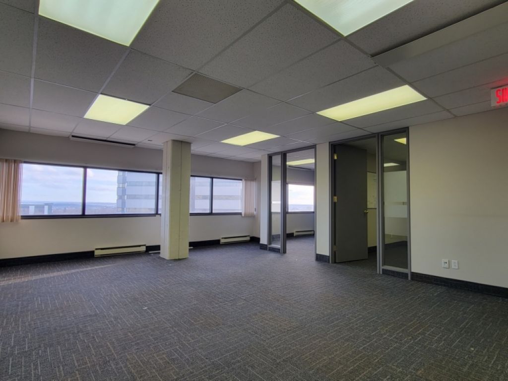 BUREAU � STE-FOY - 2954 BOUL. LAURIER