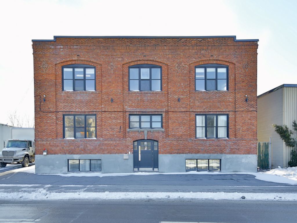 Espace de bureaux � LOUER devant le Canal Lachine