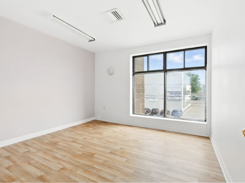 LOCAL COMMERCIAL � LOUER - LAVAL