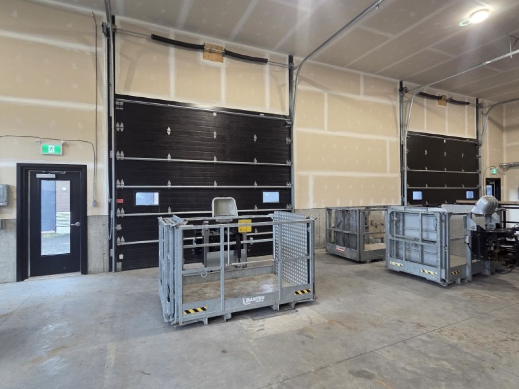 Local commercial/industriel - Ch�teau-Richer