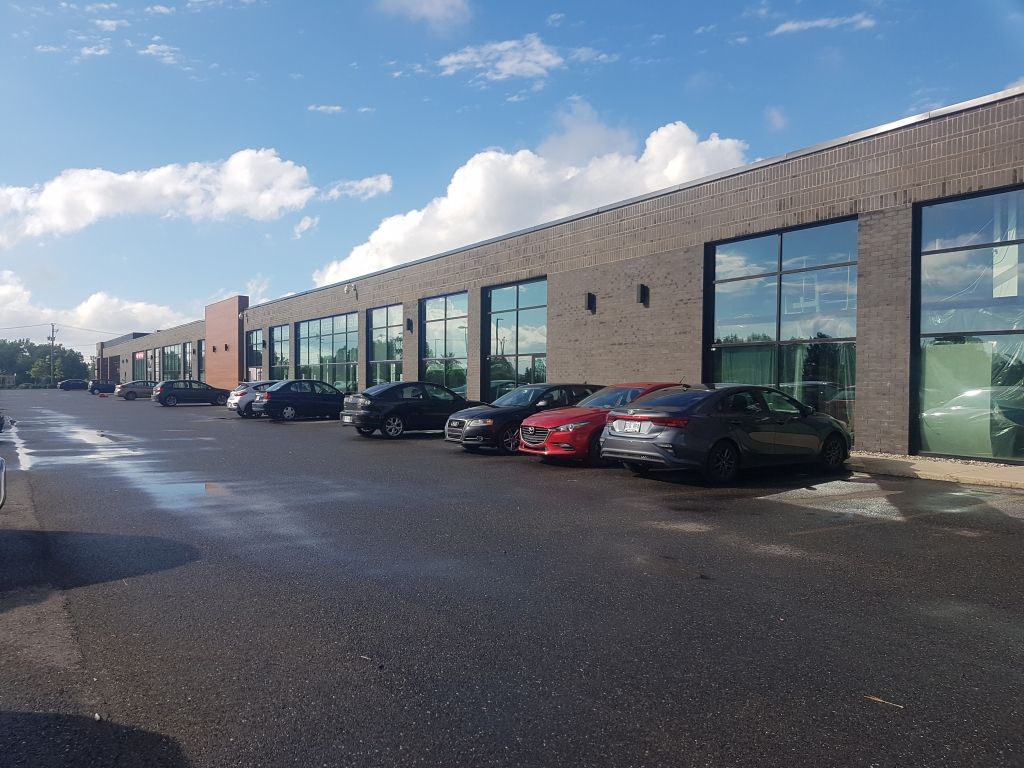 Espace commercial, industriel et bureaux � Longueuil