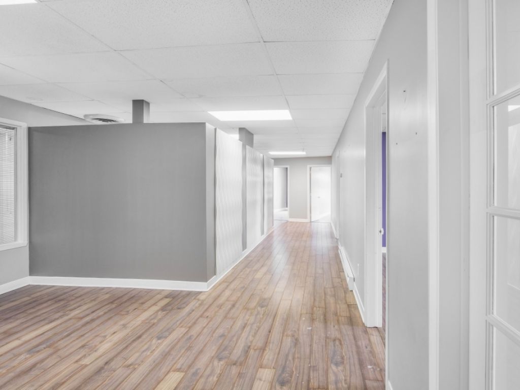 Immeuble � vendre |  Bureau � louer Centre-ville St-J�r�me