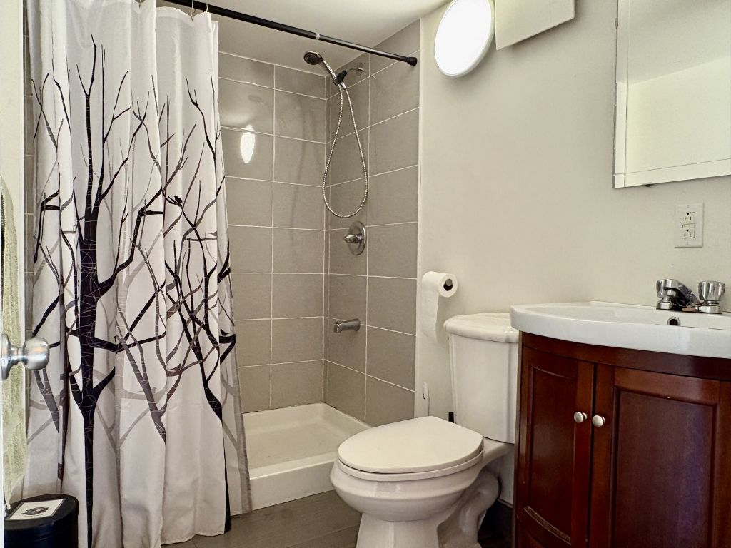 Sous-location de bureaux dans le Mile-End � avec terrasse !