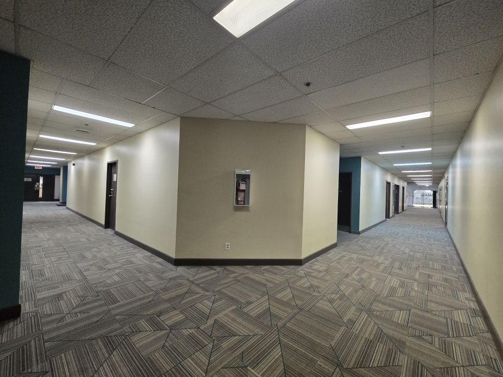 OFFICE TO RENT 485 SQF, ACADIE & SAUV�