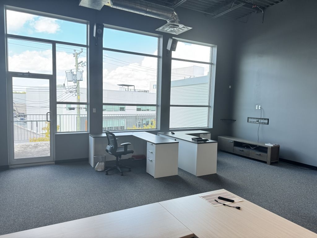 📍 Condo commercial � louer � 1er �tage � Laval, autoroute 440 Ouest