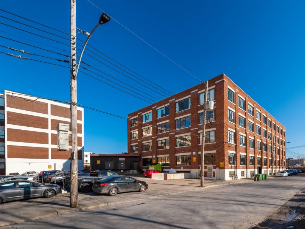 Espaces bureaux et industriels � louer-District Beaumont-6833 De L'�p�e