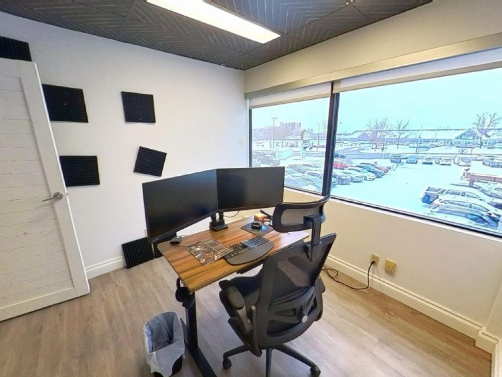 Local 240 - 4600 Henri-Bourassa